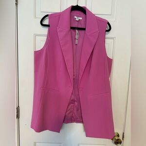 NWT Bar III Sleeveless Blazer